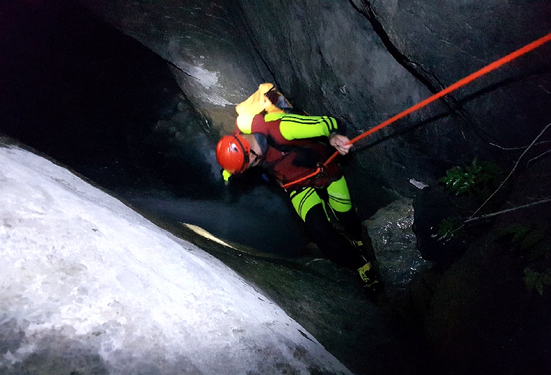 Combinaison de canyoning, hydrospeed ou kayak sur mesure néoline watersport